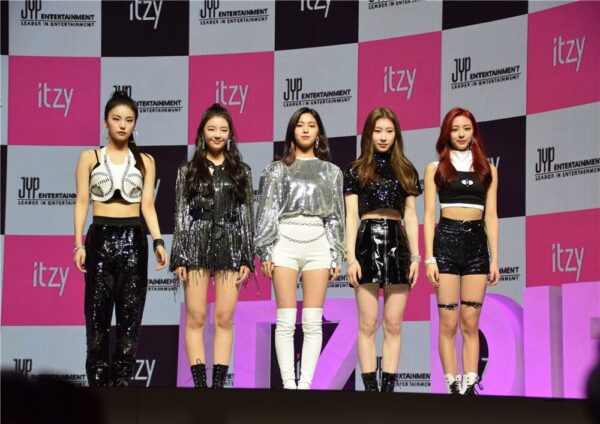 Itzy Posters - Image 4