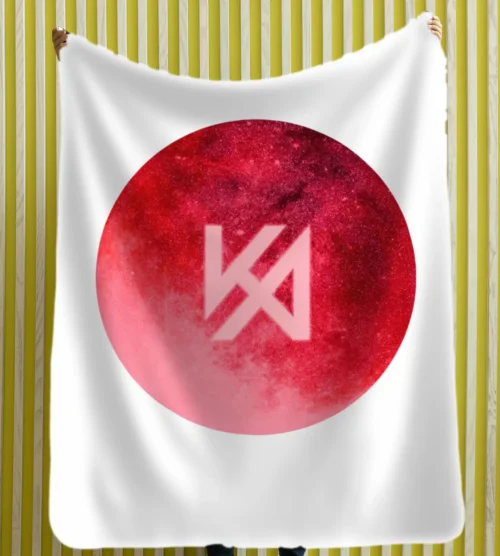 Kard Red Moon Blanket