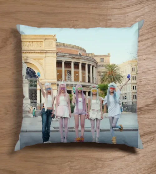 Kiiikiii Group Photo Pillow Case