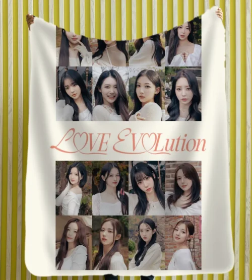 TripleS LOVElution Blanket