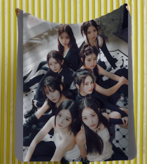 TripleS Monochrome Portrait Blanket