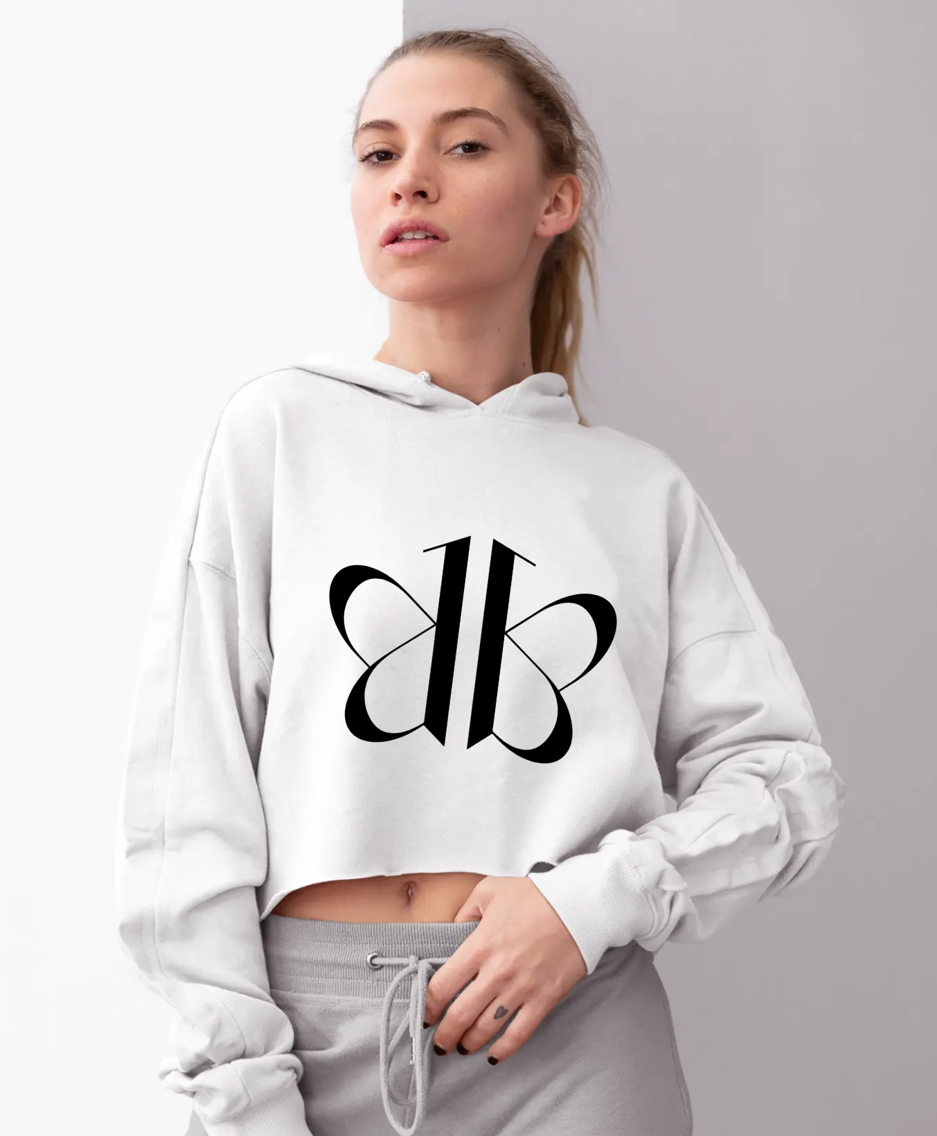 Viviz Voyage Cropped Hoodie - Image 4